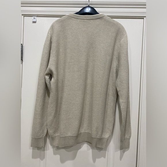 Roundtree & Yorke Mens V-Neck pull over beige & white sweater Size Large - Picture 2 of 4